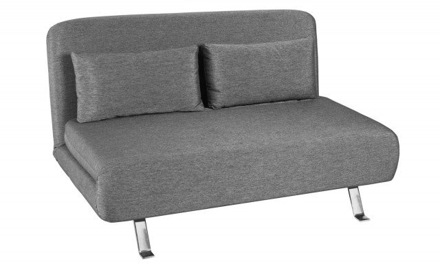 Prezzo 399 euro - Chelsea di Coin. Aperto, si trasforma in un letto a una piazza e mezzo il divano rivestito in tessuto sfoderabile; ha piedini in metallo cromato e misura L 132 x P 90 x H 78 cm. www.coin.it Prezzo 399 euro - Chelsea di Coin. Aperto, si trasforma in un letto a una piazza e mezzo il divano rivestito in tessuto sfoderabile; ha piedini in metallo cromato e misura L 132 x P 90 x H 78 cm. www.coin.it