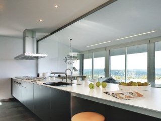 Piano di lavoro Silestone® in finitura bianco Zeus Piano di lavoro Silestone® in finitura bianco Zeus