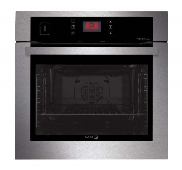 Ha la funzione pirolitica il forno multifunzione a vapore Combisteamer 6H-875ATCX di Fagor con funzione di cottura 3D, cottura tradizionale e conservazione al caldo dei cibi a 40 °C, indicata anche per la lievitazione della pasta. In classe di efficienza energetica A -10%, misura L 59,2 x P 55,2 x H 59,5 cm. Prezzo Iva esclusa 1.400 euro www.fagor-elettrodomestici.it Ha la funzione pirolitica il forno multifunzione a vapore Combisteamer 6H-875ATCX di Fagor con funzione di cottura 3D, cottura tradizionale e conservazione al caldo dei cibi a 40 °C, indicata anche per la lievitazione della pasta. In classe di efficienza energetica A -10%, misura L 59,2 x P 55,2 x H 59,5 cm. Prezzo Iva esclusa 1.400 euro www.fagor-elettrodomestici.it
