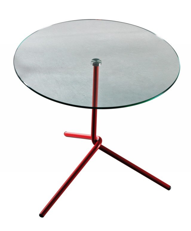 Disponibile in bianco, giallo, rosso, verde e nero, il tavolino Fil di Miniforms ha piano in vetro temperato. È proposto in due dimensioni. Prezzo, Iva esclusa, 250 euro per la misura Ø 40 x H 35 cm. www.miniforms.eu Disponibile in bianco, giallo, rosso, verde e nero, il tavolino Fil di Miniforms ha piano in vetro temperato. È proposto in due dimensioni. Prezzo, Iva esclusa, 250 euro per la misura Ø 40 x H 35 cm. www.miniforms.eu