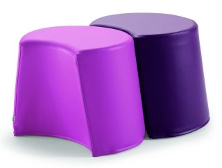 Sono accostabili i pouf rivestiti in tessuto, pelle o ecopelle sfoderabili; uno misura Ø 55 x H 42 cm e in tessuto categoria base costa 310 euro Remy di Flou Sono accostabili i pouf rivestiti in tessuto, pelle o ecopelle sfoderabili; uno misura Ø 55 x H 42 cm e in tessuto categoria base costa 310 euro Remy di Flou