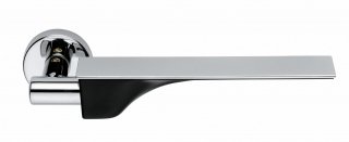 maniglia Serie DOB Duemiladodici H 373 di Fusital in ottone e acciaio inox con finitura cromo nero opaco maniglia Serie DOB Duemiladodici H 373 di Fusital in ottone e acciaio inox con finitura cromo nero opaco
