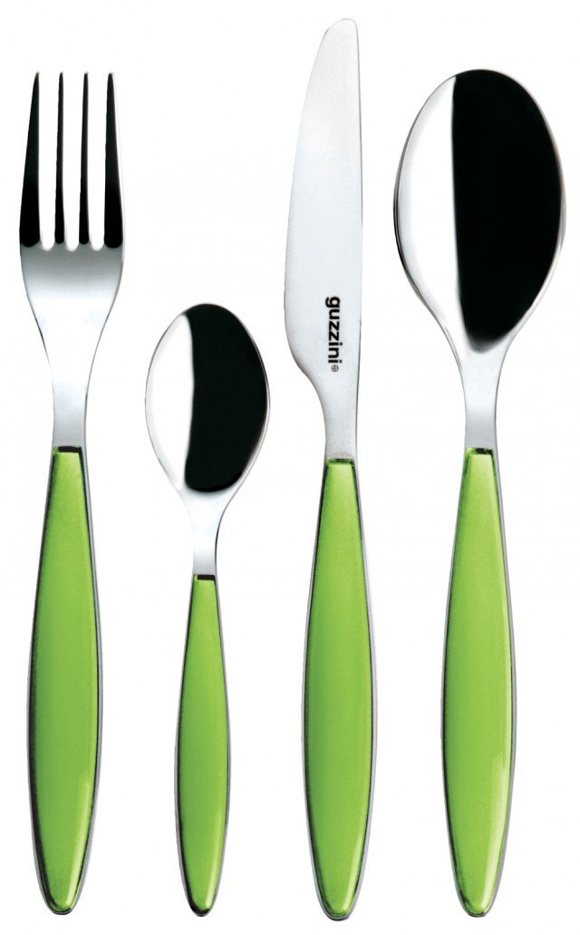servizio Feeling di Guzzini composto da 24 posate: 6 forchette, 6 coltelli, 6 cucchiaini e 6 cucchiai in acciaio inox e manico verde servizio Feeling di Guzzini composto da 24 posate: 6 forchette, 6 coltelli, 6 cucchiaini e 6 cucchiai in acciaio inox e manico verde