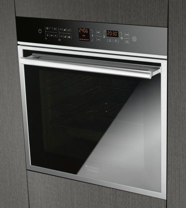 Il forno multifunzione Opensapce OK1037EL D.20 X/HA di Hotpoint permette di cucinare quattro piatti contemporanenamente su livelli diversi. Consente un risparmio di energia fino al 20% rispetto alla classe A. È largo 60 cm e ha capacità di 70 litri. Prezzo da rivenditore. www.hotpoint.it Il forno multifunzione Opensapce OK1037EL D.20 X/HA di Hotpoint permette di cucinare quattro piatti contemporanenamente su livelli diversi. Consente un risparmio di energia fino al 20% rispetto alla classe A. È largo 60 cm e ha capacità di 70 litri. Prezzo da rivenditore. www.hotpoint.it