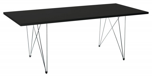 Uno dei must di Magis, il tavolo XZ3 (design Studio Tecnico interno) caratterizzato dalle gambe in filo d'acciaio dipinto di nero. Struttura leggera ed elegante. Il piano è realizzato in MDF con rivestimento in polimero nero o bianco. Disponibile in due versioni: con piano rotondo Ø 120 cm e piano rettangolare come nell’immagine L 200 x P 90 x H 74 cm. Prezzo 596 euro. www.magisdesign.com Uno dei must di Magis, il tavolo XZ3 (design Studio Tecnico interno) caratterizzato dalle gambe in filo d'acciaio dipinto di nero. Struttura leggera ed elegante. Il piano è realizzato in MDF con rivestimento in polimero nero o bianco. Disponibile in due versioni: con piano rotondo Ø 120 cm e piano rettangolare come nell’immagine L 200 x P 90 x H 74 cm. Prezzo 596 euro. www.magisdesign.com