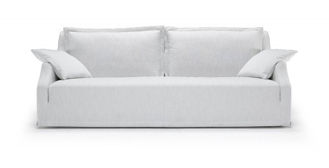 Prezzo 1.540 euro - Amarcord di Divani&Divani by Natuzzi. Il divano con rivestimento in tessuto corposo, struttura e piedini in legno, misura L 168 x P 101 x H 81 cm. www.divaniedivani.it Prezzo 1.540 euro - Amarcord di Divani&Divani by Natuzzi. Il divano con rivestimento in tessuto corposo, struttura e piedini in legno, misura L 168 x P 101 x H 81 cm. www.divaniedivani.it