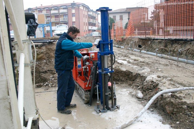 La Tecnologia combinata resine e minipali di Novatek consente di sollevare e consolidare le fondazioni, rapidamente e senza scavi, associando l’utilizzo di minipali in acciaio a presso-infissione e resine espandenti. Si ottiene inoltre un incremento di portanza del terreno sottostante. www.novatek.it La Tecnologia combinata resine e minipali di Novatek consente di sollevare e consolidare le fondazioni, rapidamente e senza scavi, associando l’utilizzo di minipali in acciaio a presso-infissione e resine espandenti. Si ottiene inoltre un incremento di portanza del terreno sottostante. www.novatek.it