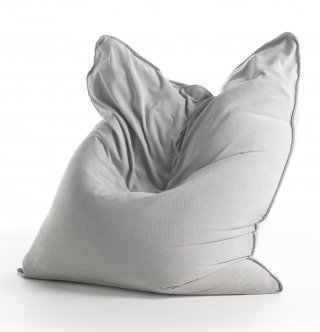 Si trasforma in poltrona, chaise longue, materassino, enorme cuscino, il pouf in tessuto imbottito che misura 130 x 150 cm (cuscino), 120 x 80 cm (poltrona), 170 x 90 cm (chaise longue); prezzo in via di definizione. Elfo di Orizzonti Si trasforma in poltrona, chaise longue, materassino, enorme cuscino, il pouf in tessuto imbottito che misura 130 x 150 cm (cuscino), 120 x 80 cm (poltrona), 170 x 90 cm (chaise longue); prezzo in via di definizione. Elfo di Orizzonti