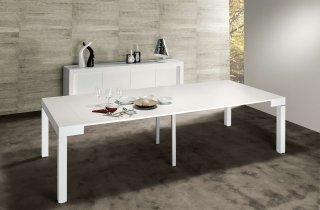 La console esiste in tre larghezze: 90 cm, 110 cm e 130 cm, tutte con profondità di 50 cm, estensibile fino a 300 cm. La console esiste in tre larghezze: 90 cm, 110 cm e 130 cm, tutte con profondità di 50 cm, estensibile fino a 300 cm.
