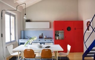 Hita di Glass è la sauna radiante che utilizza la tecnologia radiante a infrarossi applicata al legno. Consente un benessere accettabile a molti, perché raggiunge i 60 °C massimo. In legno finitura larice, la cabina è realizzabile su progetto. Dispone di punto luce a led alta e si può dotare di molti optional, come la vetrata lateriale oltre a quella della porta. Prezzo su preventivo. www.glassidromassaggio.it Hita di Glass è la sauna radiante che utilizza la tecnologia radiante a infrarossi applicata al legno. Consente un benessere accettabile a molti, perché raggiunge i 60 °C massimo. In legno finitura larice, la cabina è realizzabile su progetto. Dispone di punto luce a led alta e si può dotare di molti optional, come la vetrata lateriale oltre a quella della porta. Prezzo su preventivo. www.glassidromassaggio.it