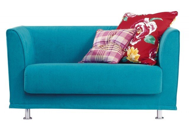 Prezzo 1.050 euro - Gregory di Twils. Completamente sfoderabile, e disponibile anche nella versione in pelle o in tessuto con bordi a contrasto. Il divano misura L 135 x P 70 x H 80 cm. www.twils.it Prezzo 1.050 euro - Gregory di Twils. Completamente sfoderabile, e disponibile anche nella versione in pelle o in tessuto con bordi a contrasto. Il divano misura L 135 x P 70 x H 80 cm. www.twils.it