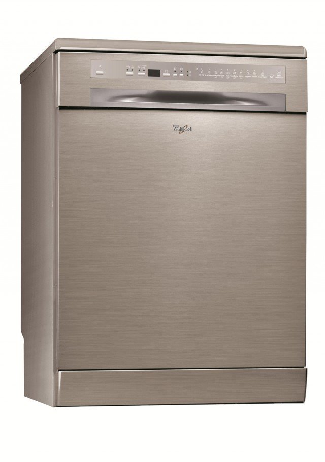 Dispone di un ciclo speciale che lava con soli 6 litri d’acqua la lavastoviglie 6° Sesto Senso PowerClean ADP8797/IX di Whirlpool in classe A+ da 13 coperti. Ha i programmi speciali Fast everyday, Notturno e Vapore (Steam). Il terzo cestello consente la massima flessibilità di carico e permette di lavare il 30% di stoviglie in più. Misura L 60 x P 60 x h 85 cm. Prezzo 699 euro www.whirlpool.it Dispone di un ciclo speciale che lava con soli 6 litri d’acqua la lavastoviglie 6° Sesto Senso PowerClean ADP8797/IX di Whirlpool in classe A+ da 13 coperti. Ha i programmi speciali Fast everyday, Notturno e Vapore (Steam). Il terzo cestello consente la massima flessibilità di carico e permette di lavare il 30% di stoviglie in più. Misura L 60 x P 60 x h 85 cm. Prezzo 699 euro www.whirlpool.it