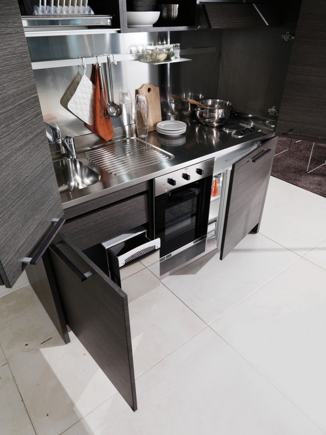 Monoblocco cucina multifunzione per monolocale di Euromobil Monoblocco cucina multifunzione per monolocale di Euromobil