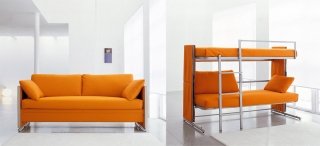 Grazie al meccanismo di apertura con pistoni a gas il divano rivestito in tessuto Doc di Clei diventa un letto a castello dotato di una scaletta integrata e di una barra di protezione. La struttura è in tubolare di ferro verniciato e i letti hanno le doghe in massello di faggio. Misura L 206 x P 90 x H 95/139 cm. Prezzo 3.125 euro. www.clei.it Grazie al meccanismo di apertura con pistoni a gas il divano rivestito in tessuto Doc di Clei diventa un letto a castello dotato di una scaletta integrata e di una barra di protezione. La struttura è in tubolare di ferro verniciato e i letti hanno le doghe in massello di faggio. Misura L 206 x P 90 x H 95/139 cm. Prezzo 3.125 euro. www.clei.it