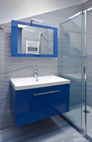 bagno blu casa ristrutturata per risparmio energetico bagno blu casa ristrutturata per risparmio energetico