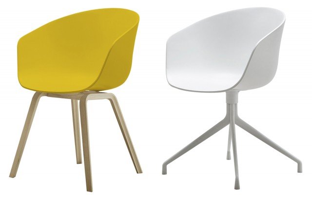 Universale, senza tempo e ultra confortevole: About a chair è si integra perfettamente in tutti gli spazi, da quelli della casa, a quelli dell'ufficio. Il suo look permette di abbinarla a qualunque arredamento. Perfetta davanti alla scrivania ma anche a un tavolo da pranzo. Il guscio arrotondato è realizzato in polipropilene. Le su forme accoglienti ed ergonomiche assicurano un comfort ottimale. La base è il legno naturale di quercia. Disponibile in più versioni con base in vari materiali e in una vasta gamma di colori. Misura L 50 x P 59 x H 80 c. Altezza seduta 46 cm. Prezzo 243 euro. www.hayshop.dk, acquistabile anche da www.madeindesign.it Universale, senza tempo e ultra confortevole: About a chair è si integra perfettamente in tutti gli spazi, da quelli della casa, a quelli dell'ufficio. Il suo look permette di abbinarla a qualunque arredamento. Perfetta davanti alla scrivania ma anche a un tavolo da pranzo. Il guscio arrotondato è realizzato in polipropilene. Le su forme accoglienti ed ergonomiche assicurano un comfort ottimale. La base è il legno naturale di quercia. Disponibile in più versioni con base in vari materiali e in una vasta gamma di colori. Misura L 50 x P 59 x H 80 c. Altezza seduta 46 cm. Prezzo 243 euro. www.hayshop.dk, acquistabile anche da www.madeindesign.it