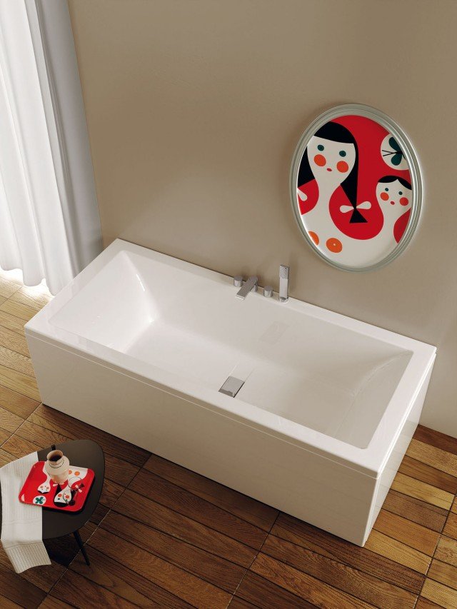 È dotata di placca cromata, copri-piletta, che ricorda le antiche tinozze in pietra, la vasca in acrilico Wilmotte di Teuco. Misura L 160 x P 70 x H 56 cm. Prezzo 714 euro. www.teuco.it È dotata di placca cromata, copri-piletta, che ricorda le antiche tinozze in pietra, la vasca in acrilico Wilmotte di Teuco. Misura L 160 x P 70 x H 56 cm. Prezzo 714 euro. www.teuco.it