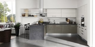 cucina con penisola e anta in polimerico e fughe orizzontali Doga Colours, modello storico di Aran Cucine cucina con penisola e anta in polimerico e fughe orizzontali Doga Colours, modello storico di Aran Cucine