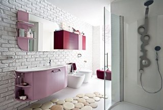 composizione Slim di Cerasa in Idro V100 nobilitato laccato lilla opaco con effetto graffiato composizione Slim di Cerasa in Idro V100 nobilitato laccato lilla opaco con effetto graffiato