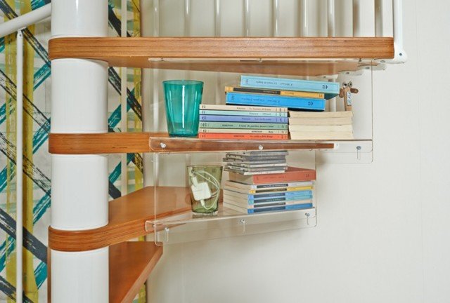 Le mensole Shelf-Y di Fontanot sono realizzate con materiali riciclabili al 100%: due elementi trasparenti in plexiglass, facilissimi da montare sui gradini di una scala a chiocciola, con salita sia oraria che antioraria grazie alla loro struttura simmetrica. Funzionale anche come mensola angolare per libri, cd e dvd, è disponibile in due modelli (120 e 140) consigliati per scale a chiocciola di diametro 120 cm o 140 cm. Cad, prezzo Iva inclusa 34 euro. www.it.fontanotshop.com Le mensole Shelf-Y di Fontanot sono realizzate con materiali riciclabili al 100%: due elementi trasparenti in plexiglass, facilissimi da montare sui gradini di una scala a chiocciola, con salita sia oraria che antioraria grazie alla loro struttura simmetrica. Funzionale anche come mensola angolare per libri, cd e dvd, è disponibile in due modelli (120 e 140) consigliati per scale a chiocciola di diametro 120 cm o 140 cm. Cad, prezzo Iva inclusa 34 euro. www.it.fontanotshop.com