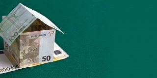 Banconote, euro, notaio e compravendita immobiliarecapitale immobiliare