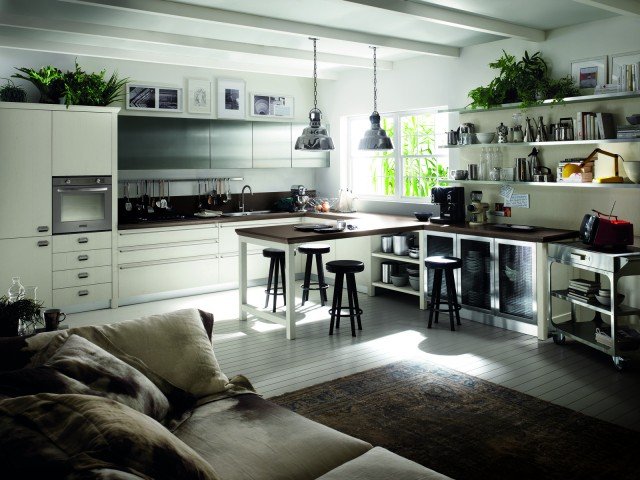 cucina angolare Diesel di Scavolini con banco colazione che si sviluppa sulla zona living cucina angolare Diesel di Scavolini con banco colazione che si sviluppa sulla zona living