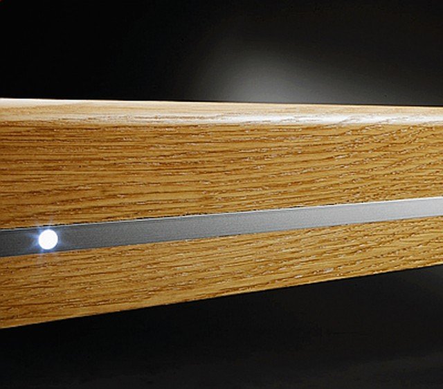 zoccolino Woodled di De Checchi Luciano funziona come segnapassi e luce d’emergenza con led zoccolino Woodled di De Checchi Luciano funziona come segnapassi e luce d’emergenza con led