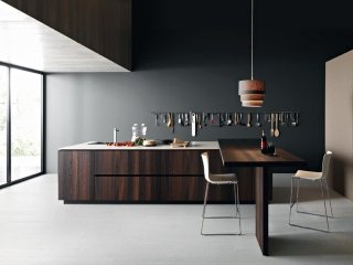 cucina con anta della base in rovere termocotto con apertura con gola Elle di Cesar cucina con anta della base in rovere termocotto con apertura con gola Elle di Cesar