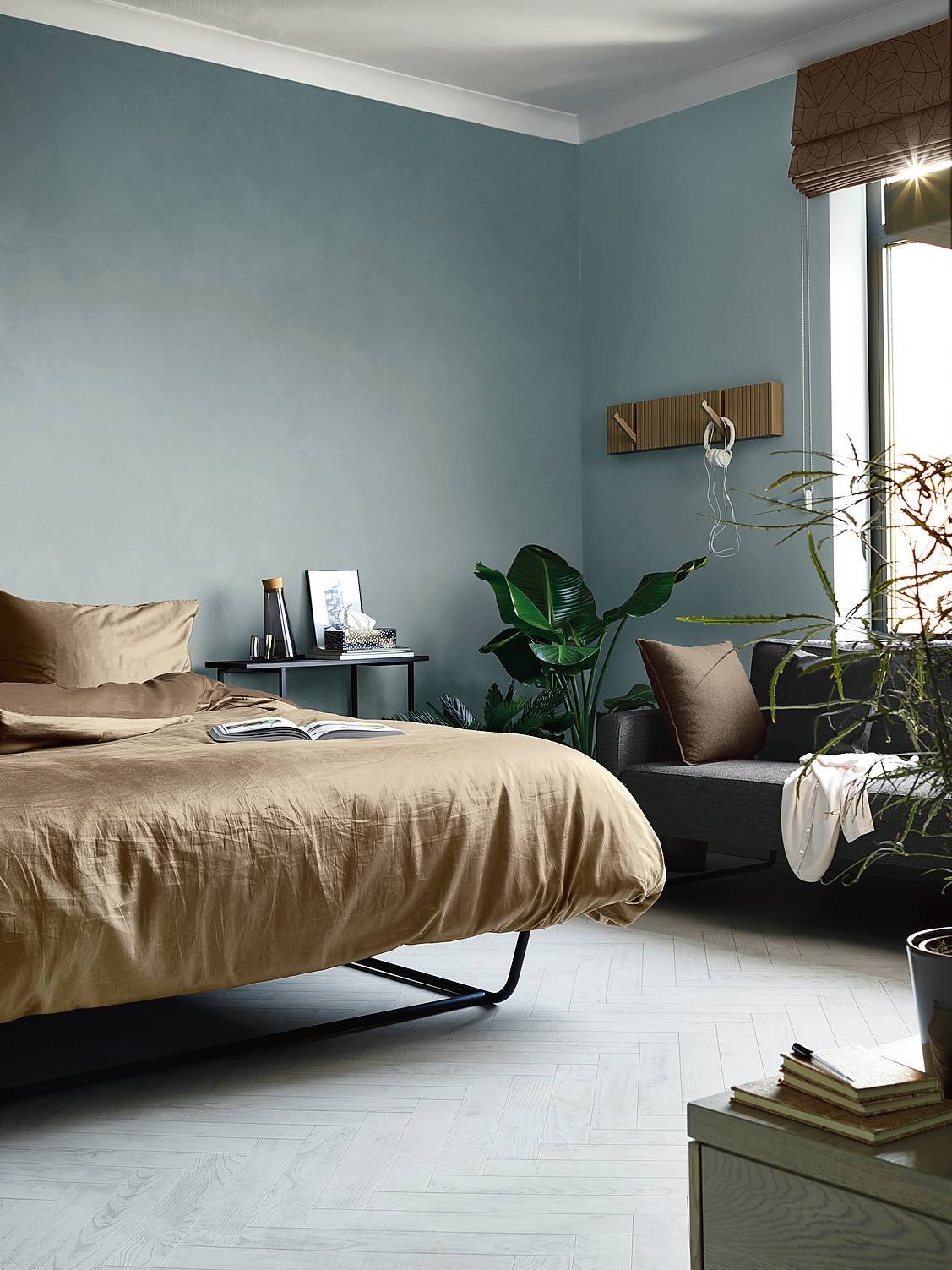 Chateau di BerryAlloc è un laminato in 15 decori effetto legno, qui nel colore Chestnut White nei toni del grigio. I listelli misurano 50,4 x 84 cm, spessore 8 mm e si possono posare a incastro, anche a spina di pesce. Costa 43,54 euro al mq + Iva. www.berryalloc.com Chateau di BerryAlloc è un laminato in 15 decori effetto legno, qui nel colore Chestnut White nei toni del grigio. I listelli misurano 50,4 x 84 cm, spessore 8 mm e si possono posare a incastro, anche a spina di pesce. Costa 43,54 euro al mq + Iva. www.berryalloc.com