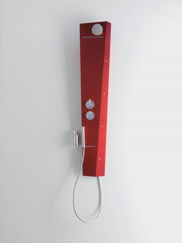 Il pannello doccia Pictor, coll. Trendy di Samo, prevede nebulizzatori attraverso i quali l’acqua fuoriesce in minuscole goccioline. Sotto il soffione, invece, il getto è a lama. Misura L 40,5 x P 19 x H 143 cm. Prezzo 1.212 euro. www.samo.it Il pannello doccia Pictor, coll. Trendy di Samo, prevede nebulizzatori attraverso i quali l’acqua fuoriesce in minuscole goccioline. Sotto il soffione, invece, il getto è a lama. Misura L 40,5 x P 19 x H 143 cm. Prezzo 1.212 euro. www.samo.it