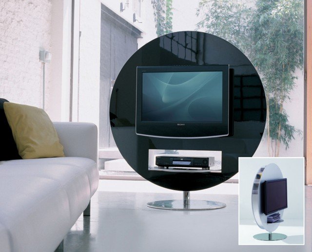 Visual di Bonaldo è il Porta TV girevole per apparecchi al plasma o lcd. Il basamento è cromato, con struttura laccata nei colori bianco, grigio o nero. Dimensione TV al plasma o LCD: minime cm 70X51 massime cm 102x60. Portata massima kg 50. Misura L130 x P70/17 x H 140 cm. Prezzo 2.285 euro. www.bonaldo.it Visual di Bonaldo è il Porta TV girevole per apparecchi al plasma o lcd. Il basamento è cromato, con struttura laccata nei colori bianco, grigio o nero. Dimensione TV al plasma o LCD: minime cm 70X51 massime cm 102x60. Portata massima kg 50. Misura L130 x P70/17 x H 140 cm. Prezzo 2.285 euro. www.bonaldo.it