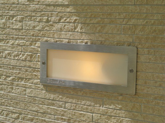 4 luci a incasso nella parete del terrazzo 4 luci a incasso nella parete del terrazzo