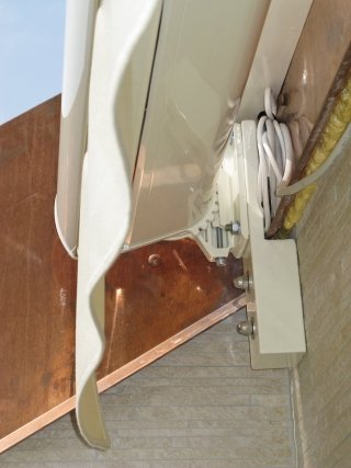 Tenda da sole, che misura 410x300 cm, con tettuccio
di protezione angolare, anemometro, 1 motore, compresa la posa: 1.780,00 euro Tenda da sole, che misura 410x300 cm, con tettuccio
di protezione angolare, anemometro, 1 motore, compresa la posa: 1.780,00 euro