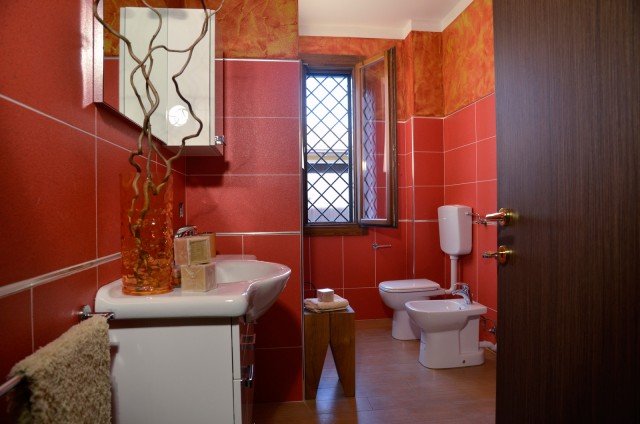 rasante Starlike® Decor con l’inserimento di decori resi più brillanti dal glitter Spotlight per tecnica bassorilievo pareti bagno rasante Starlike® Decor con l’inserimento di decori resi più brillanti dal glitter Spotlight per tecnica bassorilievo pareti bagno
