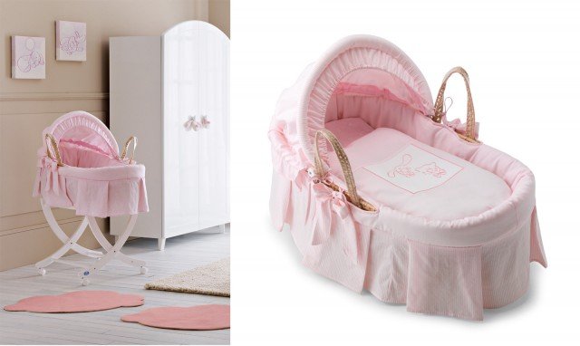 La cesta Cicci e Cocò di Pali si trasforma da porta enfant a culla, grazie al supporto in legno laccato bianco su ruote. La cesta completa di materassino, cuscino, lenzuolino e federa È disponibile in tre colori: rosa, azzurro e crema. Prezzo 190 euro e 84 euro la base. www.pali.it La cesta Cicci e Cocò di Pali si trasforma da porta enfant a culla, grazie al supporto in legno laccato bianco su ruote. La cesta completa di materassino, cuscino, lenzuolino e federa È disponibile in tre colori: rosa, azzurro e crema. Prezzo 190 euro e 84 euro la base. www.pali.it