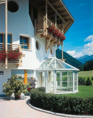 veranda ad alto valore termoisolante con vetri e profili in pvc Finstral veranda ad alto valore termoisolante con vetri e profili in pvc Finstral