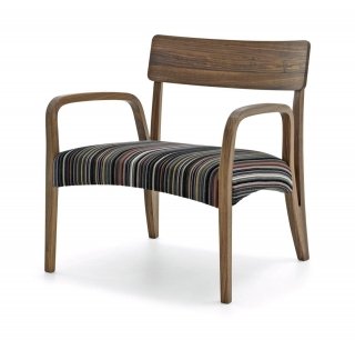 La collezione di sedute Moraar di Passoni Nature si arrichisce di nuovi colori e tessuti di rivestimento ispirati all’alta sartoria, come ad esempio, la texture Paul Smith. Il legno massello, lavorato secondo la più antica tradizione della falegnameria, incontra così la trama dei tessuti dando vita ad una linea di sedute confortevoli dal raffinato effetto naturale. www.passioninature.com La collezione di sedute Moraar di Passoni Nature si arrichisce di nuovi colori e tessuti di rivestimento ispirati all’alta sartoria, come ad esempio, la texture Paul Smith. Il legno massello, lavorato secondo la più antica tradizione della falegnameria, incontra così la trama dei tessuti dando vita ad una linea di sedute confortevoli dal raffinato effetto naturale. www.passioninature.com