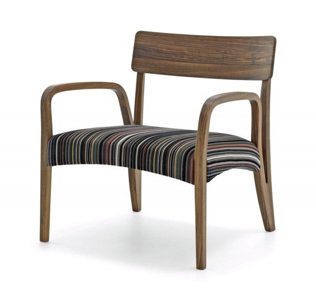 La collezione di sedute Moraar di Passoni Nature si arrichisce di nuovi colori e tessuti di rivestimento ispirati all’alta sartoria, come ad esempio, la texture Paul Smith. Il legno massello, lavorato secondo la più antica tradizione della falegnameria, incontra così la trama dei tessuti dando vita ad una linea di sedute confortevoli dal raffinato effetto naturale. www.passioninature.com La collezione di sedute Moraar di Passoni Nature si arrichisce di nuovi colori e tessuti di rivestimento ispirati all’alta sartoria, come ad esempio, la texture Paul Smith. Il legno massello, lavorato secondo la più antica tradizione della falegnameria, incontra così la trama dei tessuti dando vita ad una linea di sedute confortevoli dal raffinato effetto naturale. www.passioninature.com