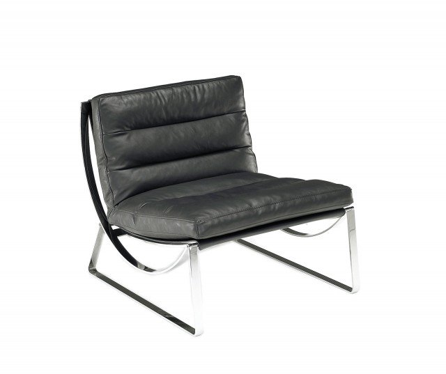 Minimalista, la seduta Cammeo di Divani&Divani by Natuzzi ha sedile e schienale in pelle imbottiti in piuma, pensati per un mix che assicura il massimo comfort, con una struttura in acciaio che le dona una linea leggera e armonica. Misura L 77 x P 80 x H 73 cm. Prezzo su richiesta. <strong>www.natuzzi.com</strong> Minimalista, la seduta Cammeo di Divani&Divani by Natuzzi ha sedile e schienale in pelle imbottiti in piuma, pensati per un mix che assicura il massimo comfort, con una struttura in acciaio che le dona una linea leggera e armonica. Misura L 77 x P 80 x H 73 cm. Prezzo su richiesta. <strong>www.natuzzi.com</strong>