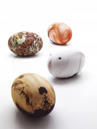 Conigli, tigri, sassi, cactus, mele, questo è Tato Collection- Tatoo di Cerruti Baleri, una seduta elastica o poggiapiedi dalla forma a uovo realizzata in poliuretano flessibile ecologico senza CFC con struttura interna rigida anatomica e base plastica. Il rivestimento è realizzato con fotografie stampato sul tessuto bistretch sfoderabile con effetto tridimensionale. Misura L 65 x P 44 x H 41,5 cm. Prezzo 362 euro. www.cerrutibaleri.com Conigli, tigri, sassi, cactus, mele, questo è Tato Collection- Tatoo di Cerruti Baleri, una seduta elastica o poggiapiedi dalla forma a uovo realizzata in poliuretano flessibile ecologico senza CFC con struttura interna rigida anatomica e base plastica. Il rivestimento è realizzato con fotografie stampato sul tessuto bistretch sfoderabile con effetto tridimensionale. Misura L 65 x P 44 x H 41,5 cm. Prezzo 362 euro. www.cerrutibaleri.com