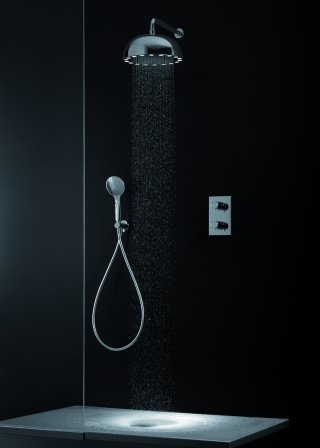 soffione doccia montato a parete Dynamo Shower di Cristina Rubinetterie dotato di illuminazione a LED completamente autoalimentata soffione doccia montato a parete Dynamo Shower di Cristina Rubinetterie dotato di illuminazione a LED completamente autoalimentata