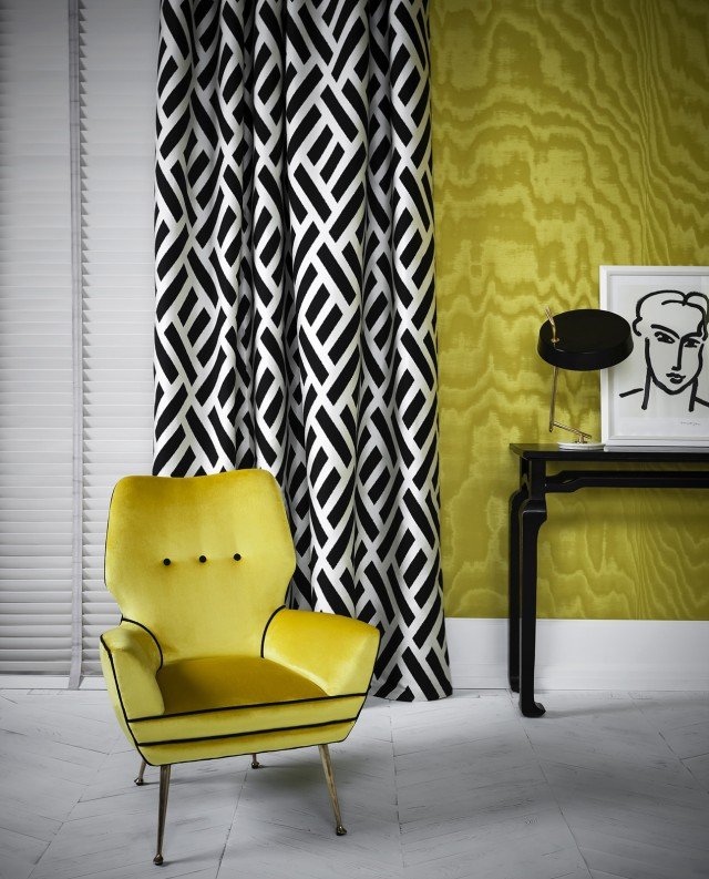 Universo, in seta e cotone, a motivo geometrico bianco e nero. Tessuto perfetto per realizzare una tenda decorativa. Altezza 140 cm, prezzo al metro 209 euro, di Dedar. www.dedar.com Universo, in seta e cotone, a motivo geometrico bianco e nero. Tessuto perfetto per realizzare una tenda decorativa. Altezza 140 cm, prezzo al metro 209 euro, di Dedar. www.dedar.com