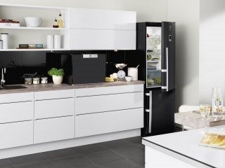 La lavastoviglie compatta Daily 4 Two per 6 coperti, lava un intero carico giornaliero per due persone. Si può installare sopra il piano di lavoro o all’interno dei mobili e ha programma Auto regolabile da 45°-70°C in cui sceglie da sola il lavaggio ideale in base alla quantità di carico e al suo grado di sporco. In classe A, misura L 55 x P 52 x H 44 cm. Prezzo 550 euro. www.electrolux-rex.it La lavastoviglie compatta Daily 4 Two per 6 coperti, lava un intero carico giornaliero per due persone. Si può installare sopra il piano di lavoro o all’interno dei mobili e ha programma Auto regolabile da 45°-70°C in cui sceglie da sola il lavaggio ideale in base alla quantità di carico e al suo grado di sporco. In classe A, misura L 55 x P 52 x H 44 cm. Prezzo 550 euro. www.electrolux-rex.it