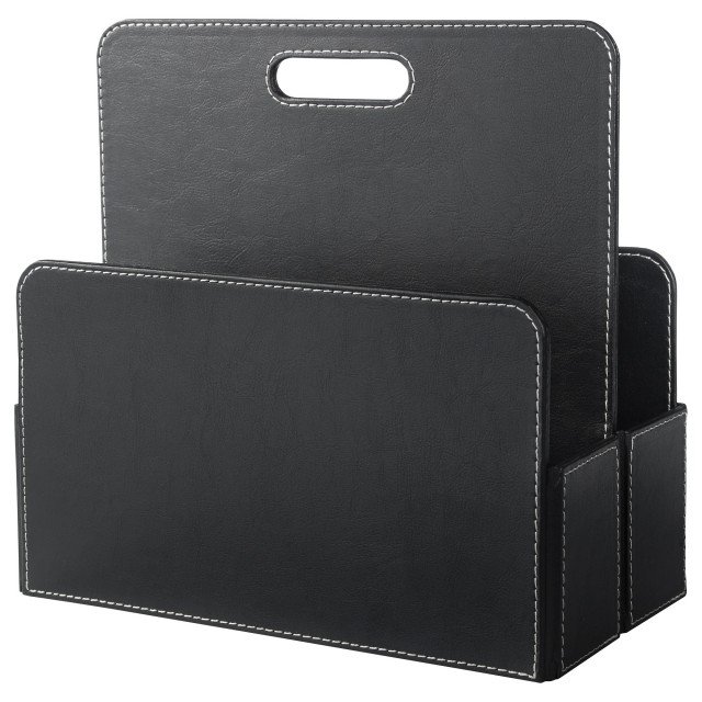 È realizzato in cartone riciclato e laminato e poliuretano il portariviste Rissla di Ikea. Misura L 31 x L 16 x H 30 cm. Prezzo 9,90 euro. www.ikea.com/it/ È realizzato in cartone riciclato e laminato e poliuretano il portariviste Rissla di Ikea. Misura L 31 x L 16 x H 30 cm. Prezzo 9,90 euro. www.ikea.com/it/
