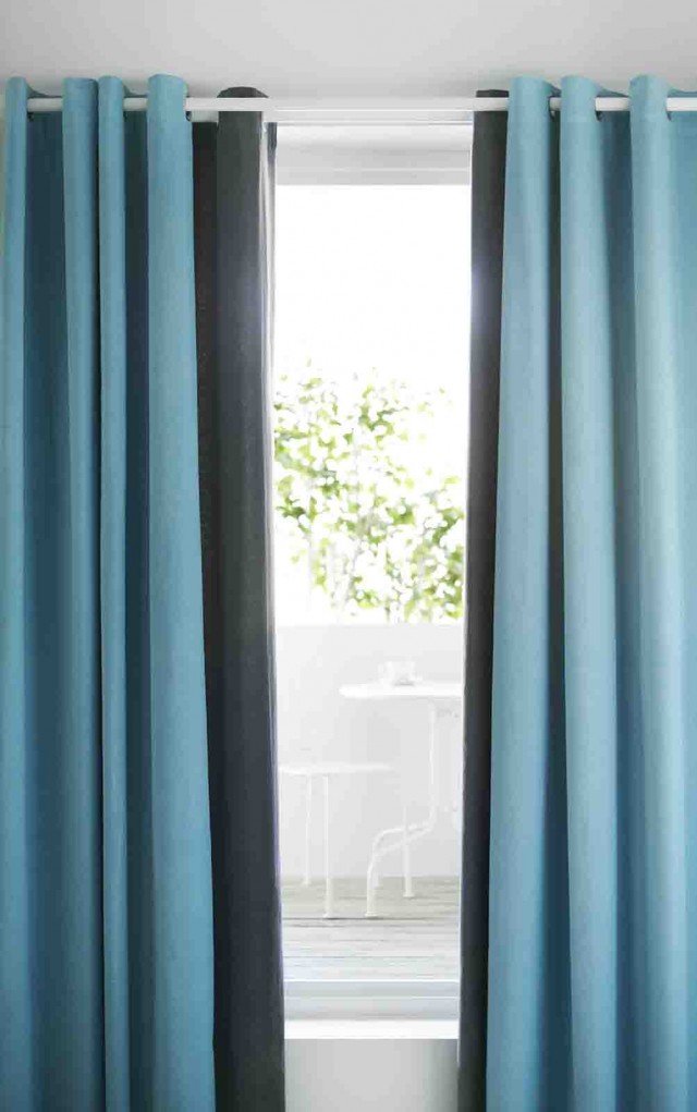 Sanela, doppio telo in 100% velluto di cotone. Tessuto spesso indicato per schermare un ambiente troppo luminoso. Disponibile anche in altri colori, misura L 140x H 300 cm e costa 69,90. Di Ikea. www.ikea.it Sanela, doppio telo in 100% velluto di cotone. Tessuto spesso indicato per schermare un ambiente troppo luminoso. Disponibile anche in altri colori, misura L 140x H 300 cm e costa 69,90. Di Ikea. www.ikea.it