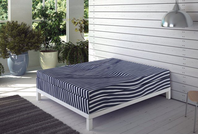 Movie fa parte della collezione Unmade Bed by Front. E’ un materasso a mini molle insacchettate con base letto a 7 zone di durezza e portanza differenziata. Confortevole ed ergonomico con qualità termoregolatrici grazie al tessuto SilverSave, rivestimento sfoderabile e lavabile in lavatrice a 30 gradi. Altezza totale 30 cm, di Morfeus costa 1.250 euro. www.morfeus.it. Movie fa parte della collezione Unmade Bed by Front. E’ un materasso a mini molle insacchettate con base letto a 7 zone di durezza e portanza differenziata. Confortevole ed ergonomico con qualità termoregolatrici grazie al tessuto SilverSave, rivestimento sfoderabile e lavabile in lavatrice a 30 gradi. Altezza totale 30 cm, di Morfeus costa 1.250 euro. www.morfeus.it.