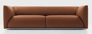 Un design raffinato e contemporaneo per Sophie di Nube che ha l'imbottitura in poliuretano espanso indeformabile a densità differenziate; è disponibile anche nella versione con sedute scorrevoli. È un pezzo importante in grado di arredare da solo il salotto. Misura L 200 x P 95/115 x H 73 cm. Prezzo 5.276 euro. www.nubeitalia.com Un design raffinato e contemporaneo per Sophie di Nube che ha l'imbottitura in poliuretano espanso indeformabile a densità differenziate; è disponibile anche nella versione con sedute scorrevoli. È un pezzo importante in grado di arredare da solo il salotto. Misura L 200 x P 95/115 x H 73 cm. Prezzo 5.276 euro. www.nubeitalia.com