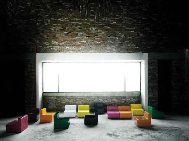 Poltroncina Cabrio di Living Divani, ha il rivestimento sfoderabile in tessuto o pelle con interno in poliuretano espanso a densità differenziata. Disponibile anche nella versione da esterno. Misura L 62 x P 59 x H 57. Prezzo 530 euro. www.livingdivani.it Poltroncina Cabrio di Living Divani, ha il rivestimento sfoderabile in tessuto o pelle con interno in poliuretano espanso a densità differenziata. Disponibile anche nella versione da esterno. Misura L 62 x P 59 x H 57. Prezzo 530 euro. www.livingdivani.it