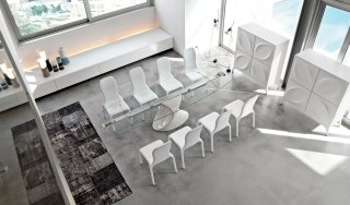 Geometrie lineari e design organico per Leaves di Tonin Casa, una collezione di contenitori in mdf laccato miscrogoffrato che prende ispirazione dalla natura. La delicatezza di una foglia stampata in tridimensionale per creare le composizioni più svariate ed originali. Misura L 125 x P 48 x H 138 cm. Prezzo 3.322 euro. www.tonincasa.it Geometrie lineari e design organico per Leaves di Tonin Casa, una collezione di contenitori in mdf laccato miscrogoffrato che prende ispirazione dalla natura. La delicatezza di una foglia stampata in tridimensionale per creare le composizioni più svariate ed originali. Misura L 125 x P 48 x H 138 cm. Prezzo 3.322 euro. www.tonincasa.it