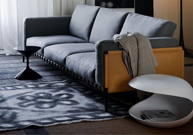 White Shell di Zanotta è un tavolino/comodino dalle forme spaziali realizzato in Cristalplant, un materiale composito a base di resine poliestere e acriliche. Può essere utilizzato come un eclettico tavolino, comodino, portariviste o anche come cuccia per il gatto. Misura L 64 x P 57 x H 39 cm. Prezzo 646 euro. www.zanotta.it White Shell di Zanotta è un tavolino/comodino dalle forme spaziali realizzato in Cristalplant, un materiale composito a base di resine poliestere e acriliche. Può essere utilizzato come un eclettico tavolino, comodino, portariviste o anche come cuccia per il gatto. Misura L 64 x P 57 x H 39 cm. Prezzo 646 euro. www.zanotta.it